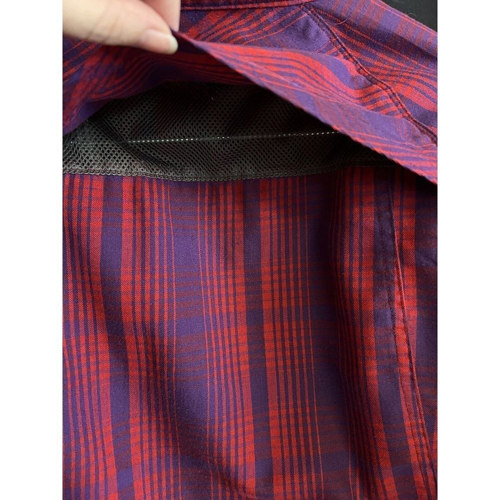 WOOLRICH‎ Women's Shirt size Med Plaid Purple/Red Long-Sleeve Vented Snap Front - Picture 7 of 10